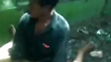 Quick fuck of a bangladesi whore by 2 guys