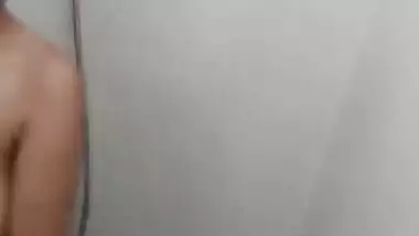 Sri Lankan Office Working Cutie in Saree with a Perfect Body Leaked HD Videos with Clear Audio Part 1