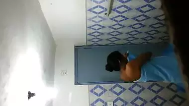 Srilankan bathing hiddencam video