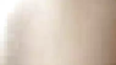 Desi wife sharing outdoors MMS video scandal