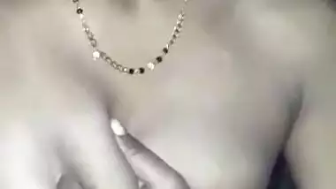 Naughty village Bhabhi nude selfie MMS