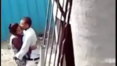 Indian lovers caught making out outdoor in backyard in Desi mms video
