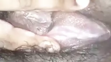 Cute Desi Girl Bathing new clip