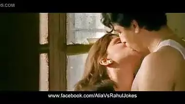 Desi Aunty (Bhabhi) Having Sex With Boy