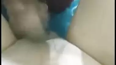 Cute Desi hussy sfully blows dude's dick in amateur XXX video