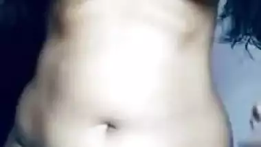 Sexy Lankan Girl Showing Her Boobs And Pussy