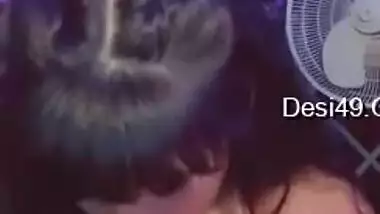 Today Exclusive-sexy Nri Girl Play With Her Boobs