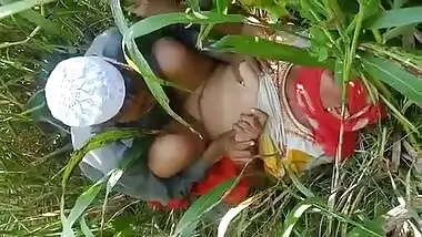 Muslim Wife Fucked Outdoors By An Old Man