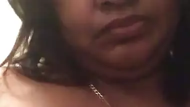 Big boobs Indian aunty Boob play MMS