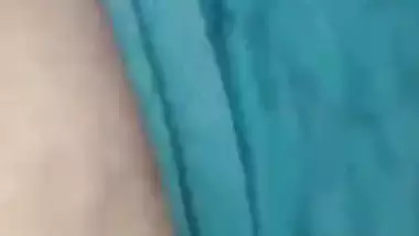Desi nympho makes her own MMS video where she exposes XXX body parts