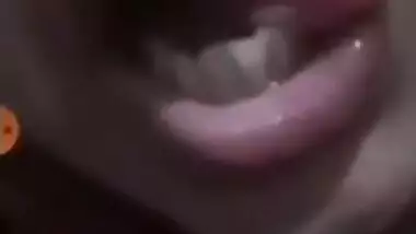 Today Exclusive-horny Desi Girl Showing Her Boobs And Pussy On Video Call Part 1