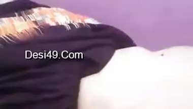 Indian colleen opens her XXX boobs and man plays with them on camera