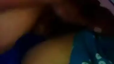 Village XXX artists satisfy horny MMS watchers who need Desi to pee