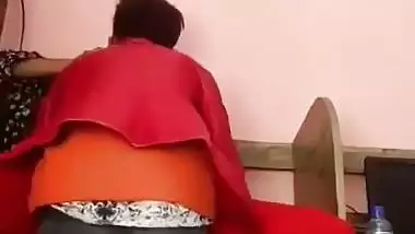 Kashmiri girl fucks in the internet cafe in desi porn