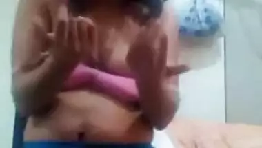 Mature Desi woman with perky XXX tits performs sex dance on camera