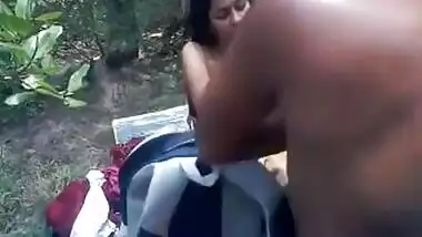 Punjabi village maid outdoor fuck with paddy owner